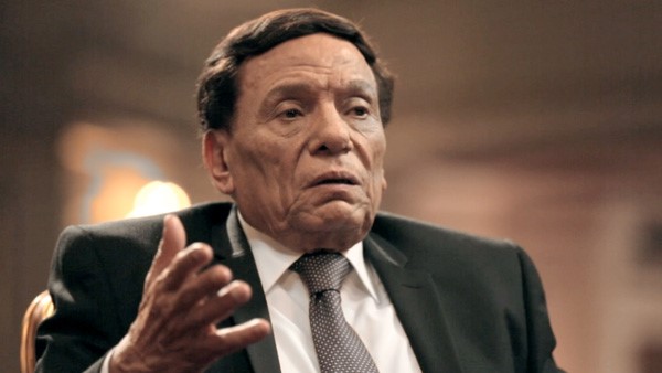القبض على شاب تسلل إلى منزل الفنان عادل إمام