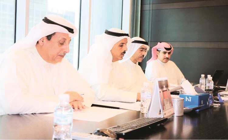 الشيخ وليد الصباح ومحمد الهاجري خلال العمومية ﻿