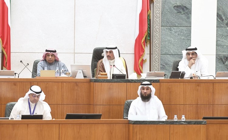 رئيس مجلس الأمة مرزوق الغانم والشيخ خالد الجراح وأمين السر د.عودة الرويعي وتبدو الأمانة العامة	(هاني الشمري)﻿