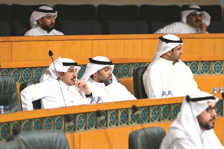 يوسف الفضالة وعمر الطبطبائي وعبدالوهاب البابطين﻿