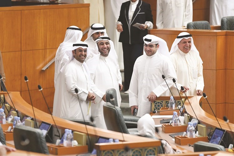 د. نايف الحجرف ومحمد الدلال ود. عبدالكريم الكندري وعبدالله الرومي﻿