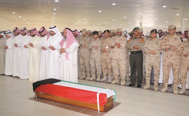 صلاة الجنازة على الشهيد خلف العنزي﻿