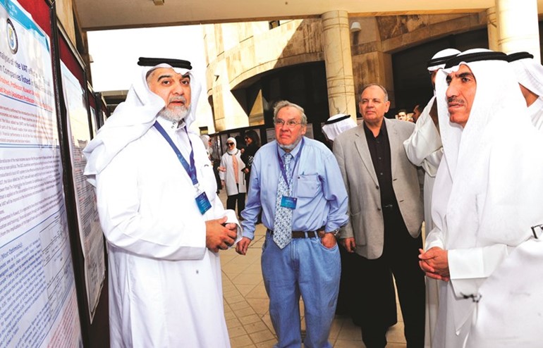 «العلوم الإدارية» تحتفل بيوم الملصق العلمي للكليات الإنسانية