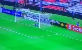 بالفيديو.. صدّة إعجازية لا تُصدَّق