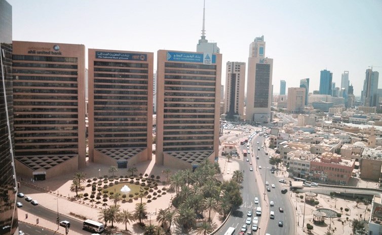 البنوك ترفع تحوطها أمام تعثر متوقع بسداد القروض