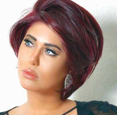 بالفيديو..ملاك الكويتية تجري عمليتي تجميل وتغير ملامح وجهها.. لاحظوا الفرق!