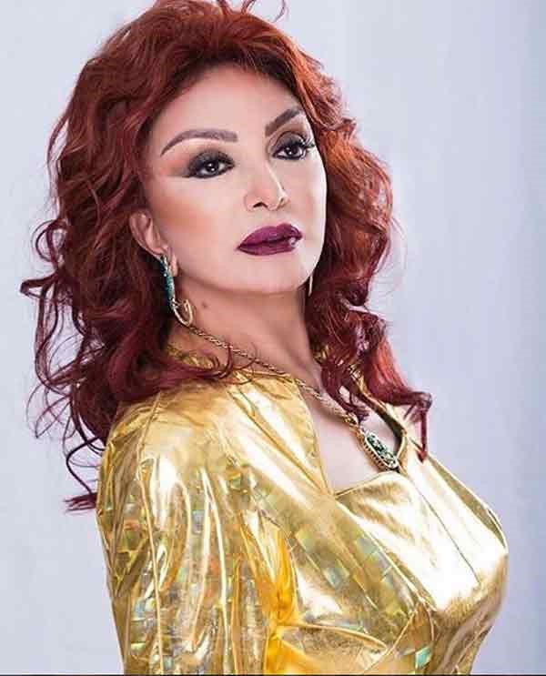 بالصور.. نبيلة عبيد تفاجي جمهورها بإطلالة مميزة