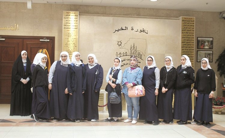الطالبات خلال الزيارة﻿