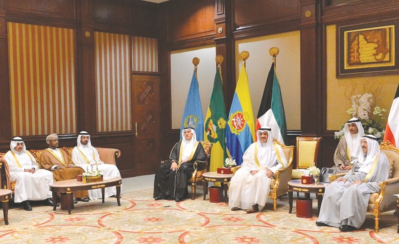 صاحب السمو الأمير الشيخ صباح الأحمد مستقبلا د.محمد الهاشل ومحافظي المصارف المركزية ومؤسسات النقد الخليجية﻿
