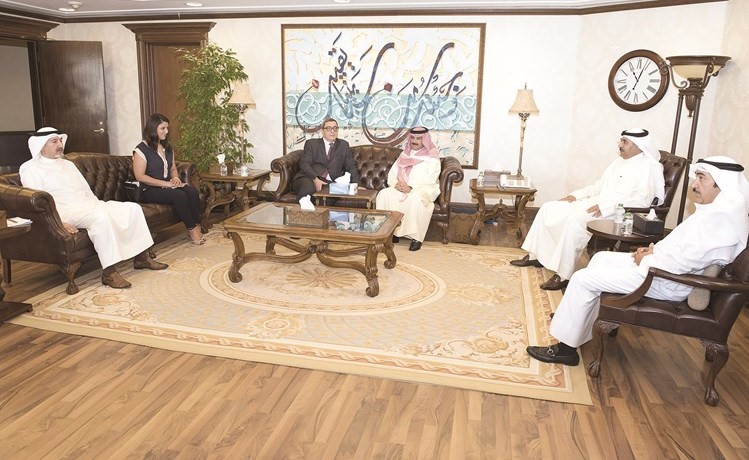 الدعيج بحث مع نظيره الجزائري تطوير الإعلام العربي وتعزيز التعاون الثنائي