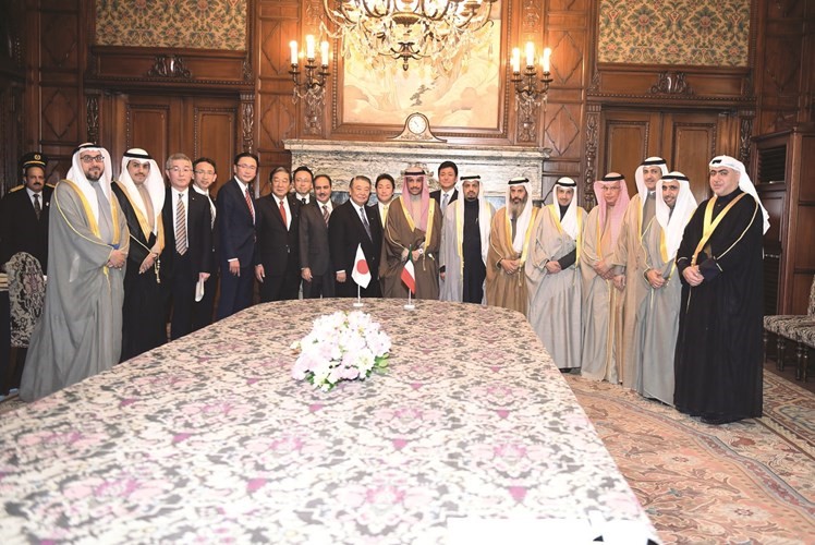 رئيس مجلس الأمة مرزوق الغانم والوفد البرلماني المرافق له مع رئيس مجلس النواب الياباني تاداموري أوشيما﻿
