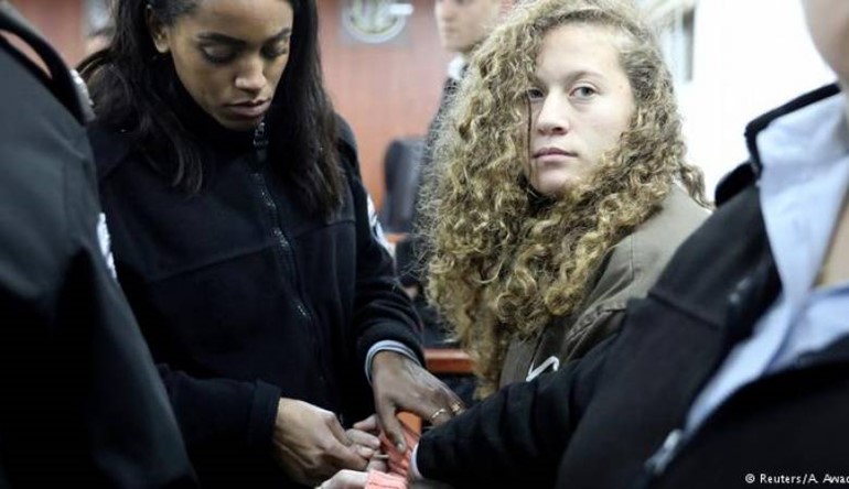 جائزة محمود درويش للطبيب والروائي السوري خليل النعيمي والمسرح الوطني الفلسطيني "الحكواتي"