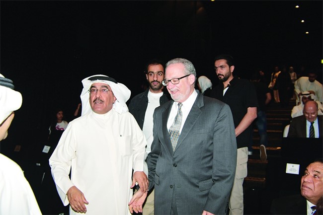 نائب رئيس التحرير الزميل عدنان الراشد مع السفير الأمريكي 