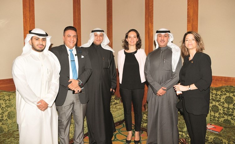 فانيسا وفيصل الصواغ وراشيل وم.زيد الصانع وعبدالعزيز الصواغ﻿