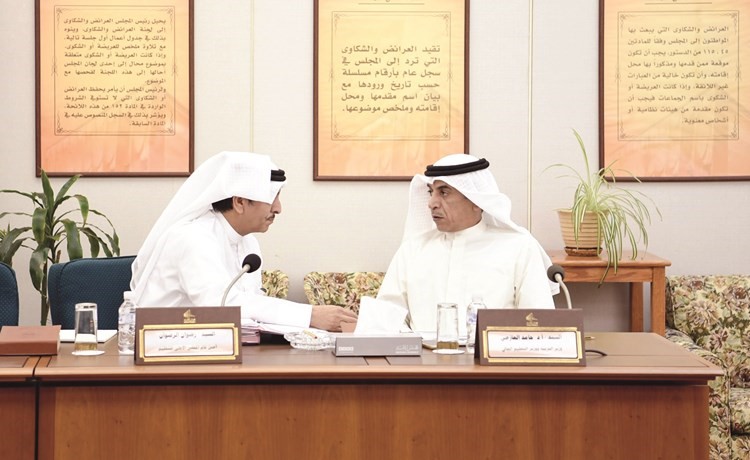 د.حامد العازمي ورضوان الرضوان خلال الاجتماع﻿