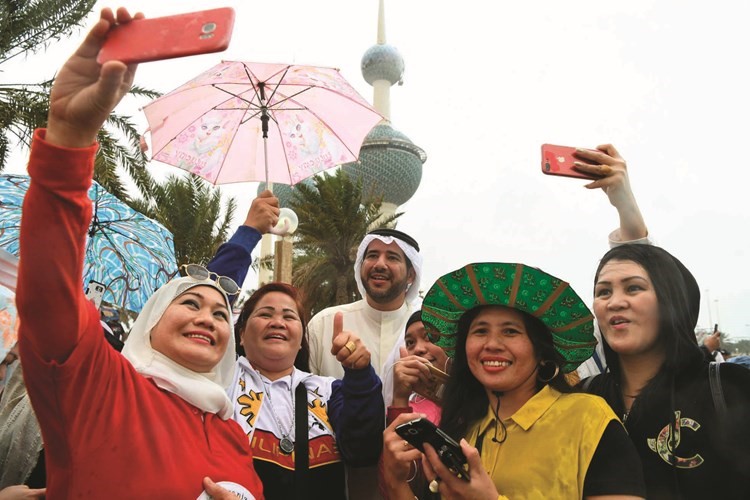سيلفي مع الشيخ عبدالله الاحمد ﻿