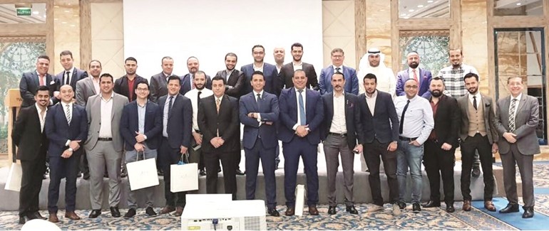ممثلو مجموعة ريكسوس خلال تواجدهم في فندق جي دبليو ماريوت للترويج لمنتجع لاند أوف ليجيندز الترفيهي﻿