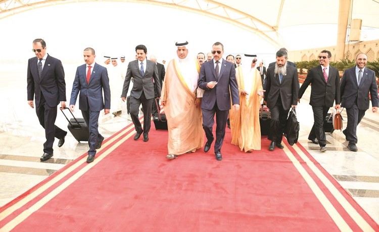 رئيس مجلس الأمة مرزوق الغانم والوفد البرلماني المرافق له اثناء عودتهم من اليابان وفي استقبالهم د. عودة الرويعي وم. عادل الخرافي﻿