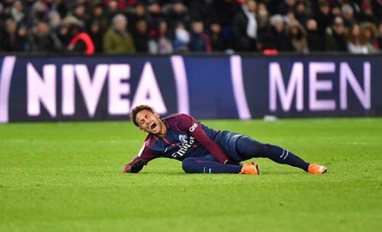 نيمار يعود لمعجبيه بقصة شعر "مجدول" بعد غياب لأسابيع بسبب إصابته.. فاجأ متابعيه بصورة نشرها على إنستغرام!