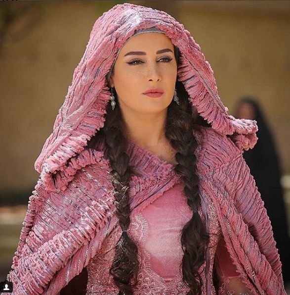كندا حنا بشخصية "العباسة" في مسلسل "هارون الرشيد"