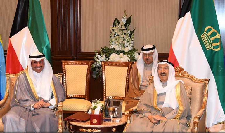 الأمير يستقبل الغانم وأعضاء الوفد الذي زار اليابان