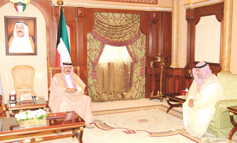 سمو ولي العهد الشيخ نواف الاحمد مستقبلا الشيخ ثامر العلي ﻿