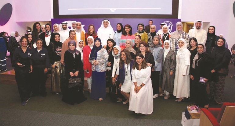 كوكبة من الشخصيات النسائية المكرمة بينهم الغملاس وشعبان﻿