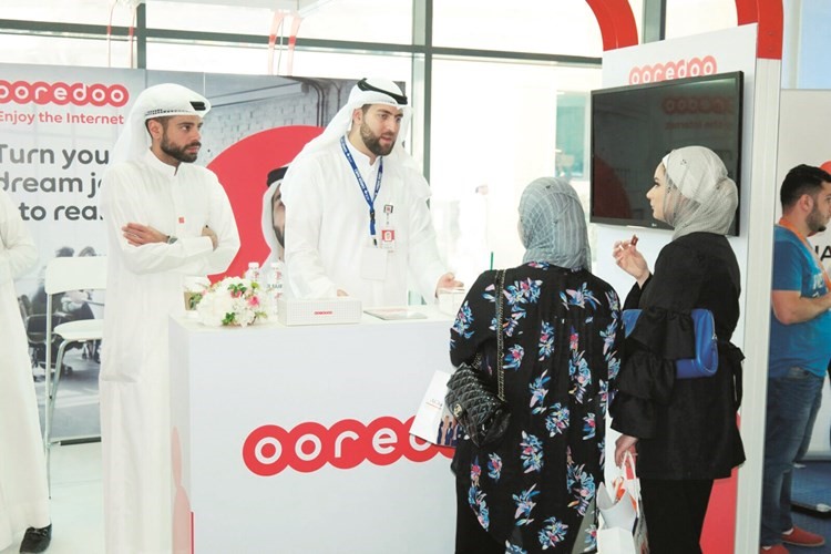 شرح مفصل في جناح الشركة ﻿