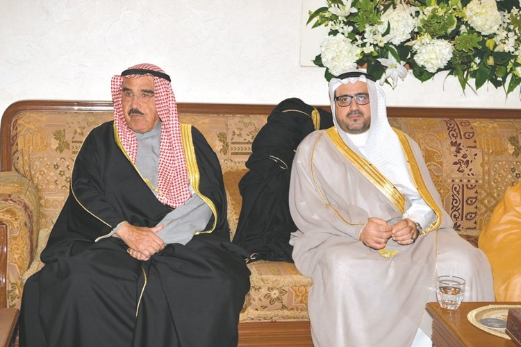 الشيخ فيصل السعود مع المهنئين﻿