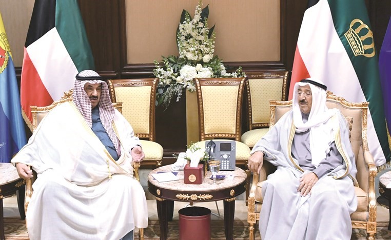 صاحب السمو الأمير الشيخ صباح الأحمد مستقبلا سمو الشيخ ناصر المحمد﻿