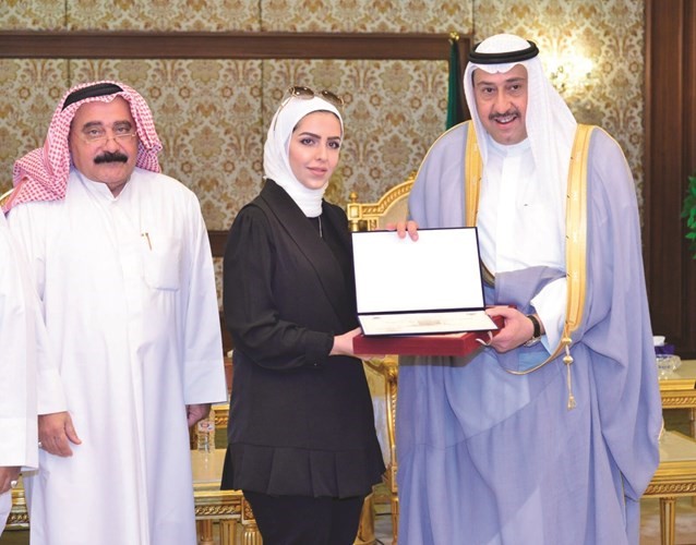 الحمود كرَّم الموظفين المميزين لعام 2017 من حاملي شهادة «الحقوق» بكل قطاعات الدولة