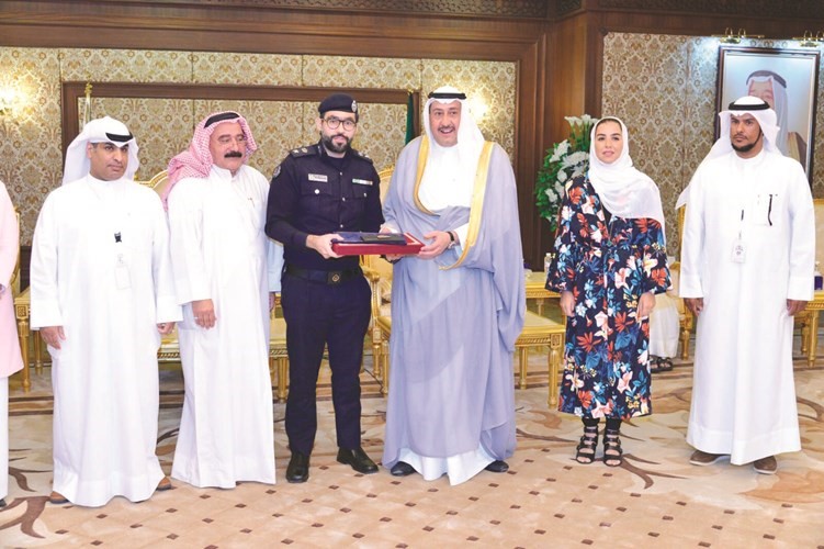 الحمود كرَّم الموظفين المميزين لعام 2017 من حاملي شهادة «الحقوق» بكل قطاعات الدولة