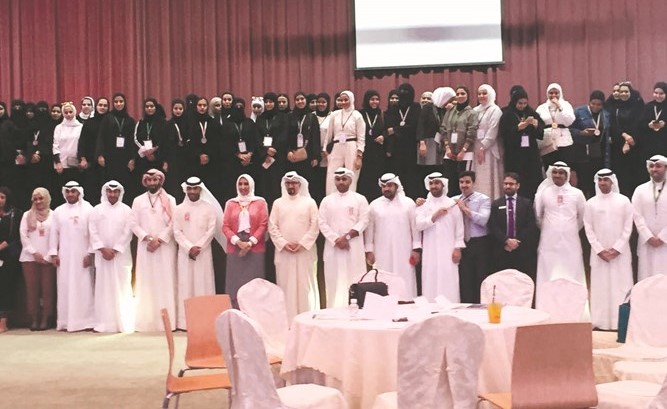 موضي العجمي مع المشاركين والحضور في الفعاليات﻿