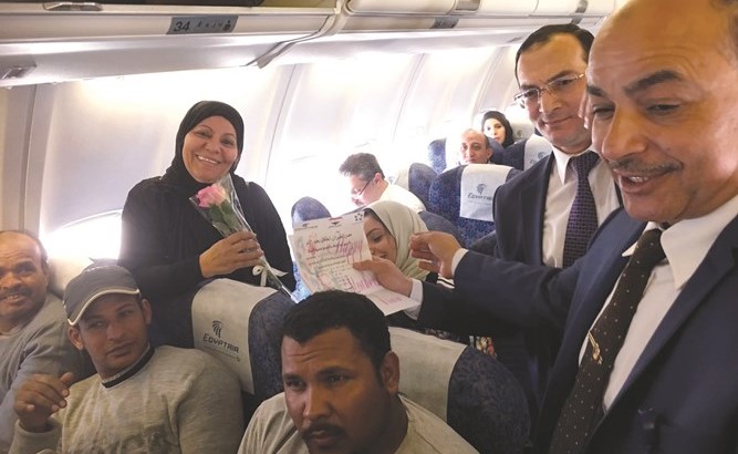 «مصر للطيران» احتفت بالأمهات في عيد الأم على متن طيرانها في رحلة الكويت