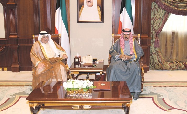 سمو ولي العهد الشيخ نواف الأحمد مستقبلا الشيخ خالد الجراح ﻿