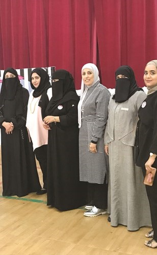لقطة تذكارية خلال مهرجان نقرأ لنرتقي في مدرسة الملا سعود الصقر﻿