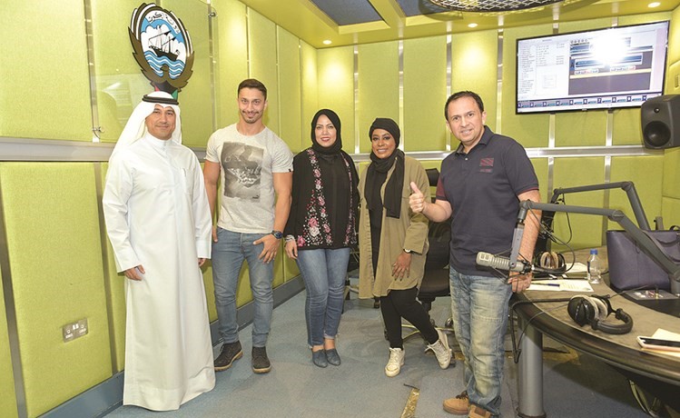فريق عمل برنامج الأم على إذاعة الكويت اف ام﻿