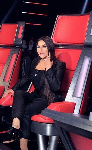 بالفيديو.. أحلام تتحدث مع ابنتها بالفرنسية فماذا قالت لها؟