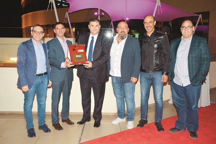 مدير إدارة التسويق والمبيعات الزميل فريد سلوم مكرمامن قبل رئيس وأعضاء مجلس إدارة الجمعية الدولية للإعلان﻿