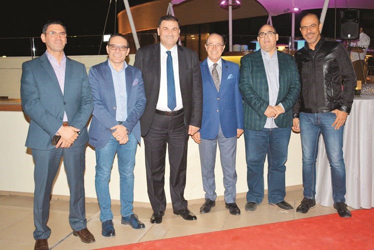 فريد سلوم ووليد كنفاني يتوسطان مروان فرح وبسام غريب وعدنان سعد وسامي حنا﻿