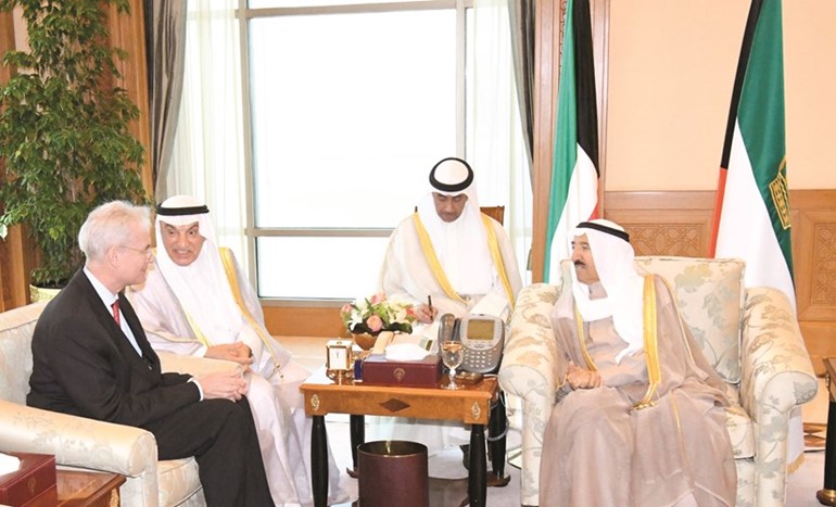  ﻿سمو الأمير مستقبلا سفير الاتحاد السويسري الدو دي لوكا ﻿