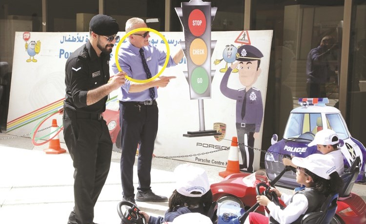 إرشادات للطفل حول قواعد المرور﻿