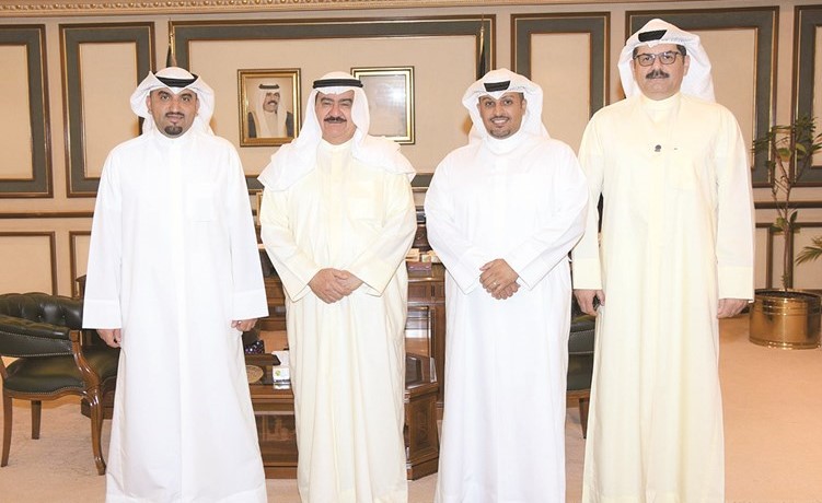 الفريق م. ثابت المهنا متوسطا محمد العثمان وخالد المتروك وطلال التركي﻿