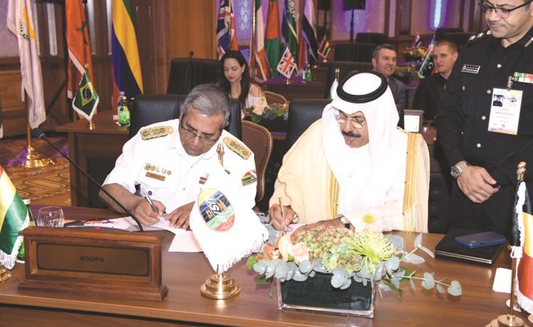 م.الشيخ أحمد النواف يوقع اتفاقية مع احد اعضاء الاتحاد الدولي الرياضي للشرطة﻿
