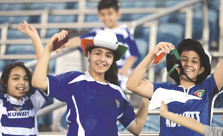بالفيديو.. جمهور «الأزرق» لـ «الأنباء»: راضون عن أداء منتخبنا.. وتغيير دمائه خطوة جيدة