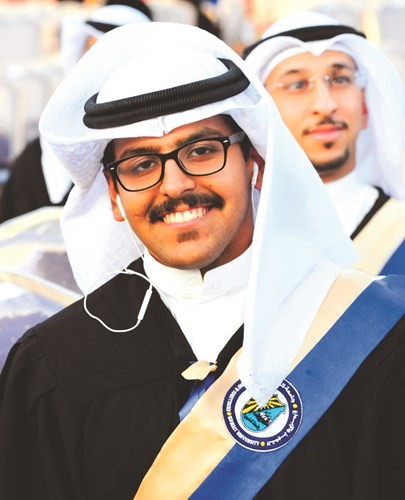 بالفيديو.. ولي العهد شهد حفل التخرج السنوي الموحد للدفعة الـ 47 من جامعة الكويت: انفتحوا على التقنية والعلوم الحديثة وابتعدوا عن الأفكار المتطرفة