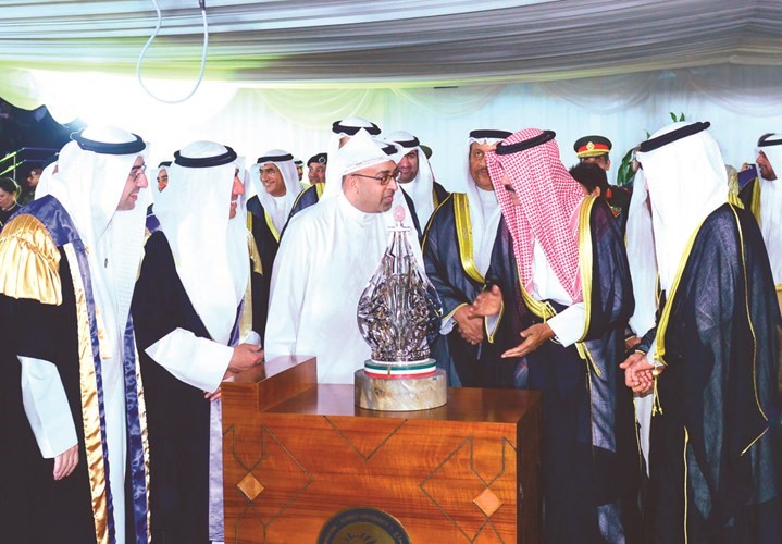 بالفيديو.. ولي العهد شهد حفل التخرج السنوي الموحد للدفعة الـ 47 من جامعة الكويت: انفتحوا على التقنية والعلوم الحديثة وابتعدوا عن الأفكار المتطرفة