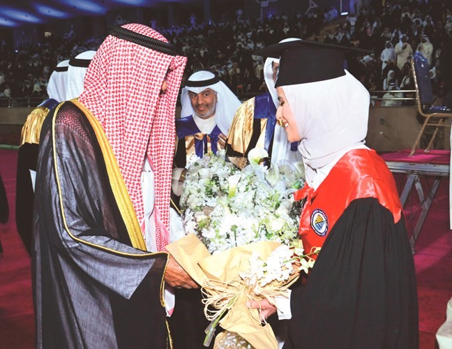 استقبال بالورود لسمو ولي العهد ﻿