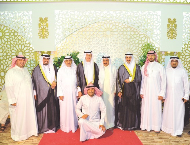مباركة للمعرسين من الأصدقاء﻿