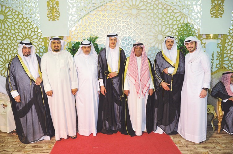 خضير العنزي ومشعل العنزي واحمد العبدالله يباركون﻿